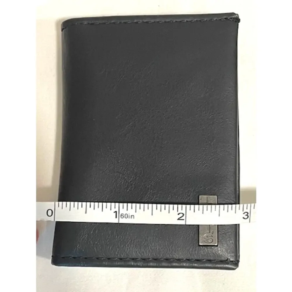 NWT Levi's Black Leather Wallet Credit Card Magnetic Clip ID Sleeve